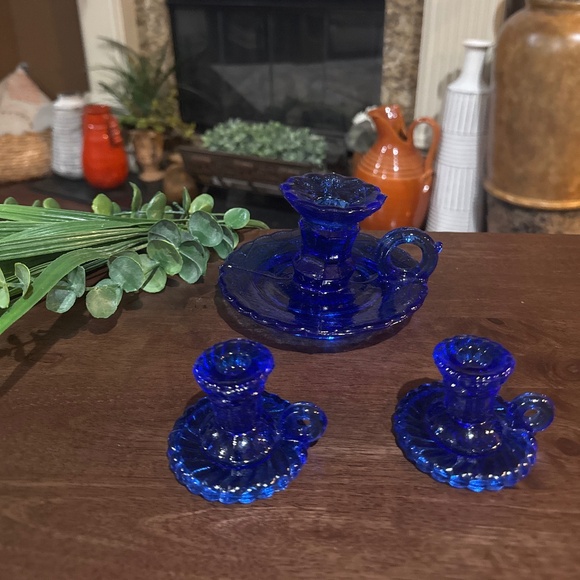 BEAUTIFUL SET OF HEISEY GLASS COBALT PRESSED GLASS CHAMBERSTICKS/CANDLEHOLDERS! - Picture 1 of 4